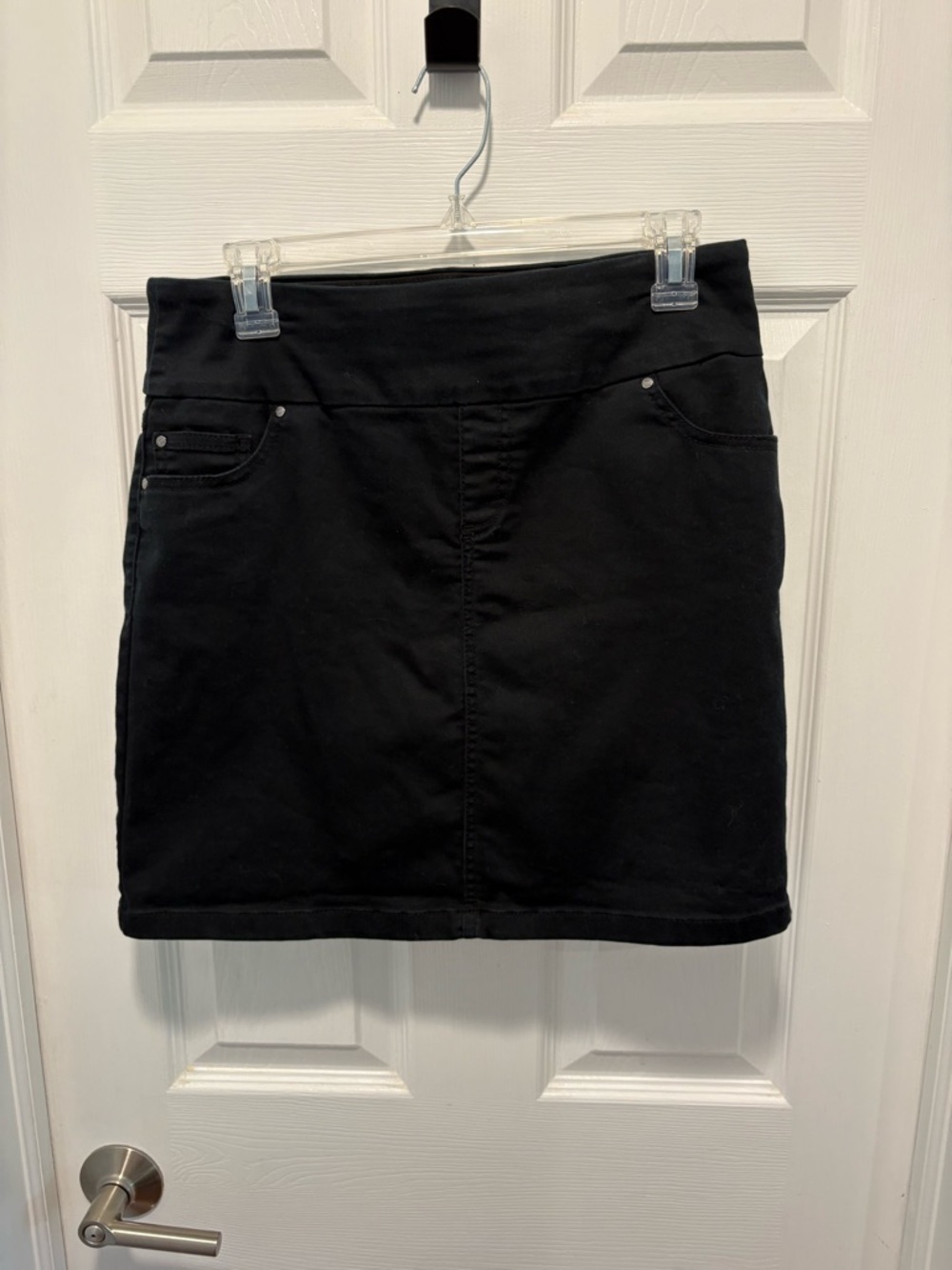 Women's Black Stretch Skort, size medium - Classic Casual